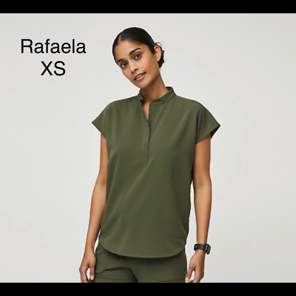 Figs. XS Rafaela scrub top. Dark olive green